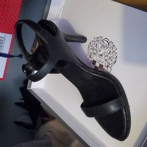 Vince Camuto Sandals